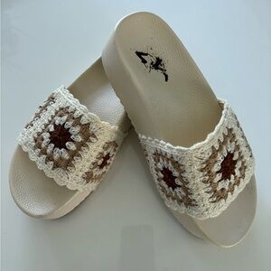 Dirty Laundry Worble Wedge Sand